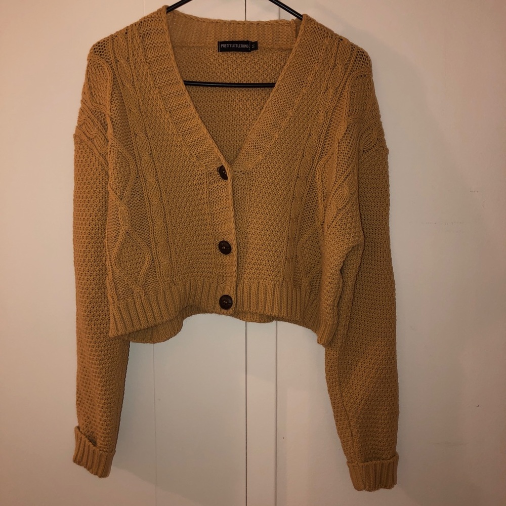 PRETTY LITTLE THING tan cropped sweater
